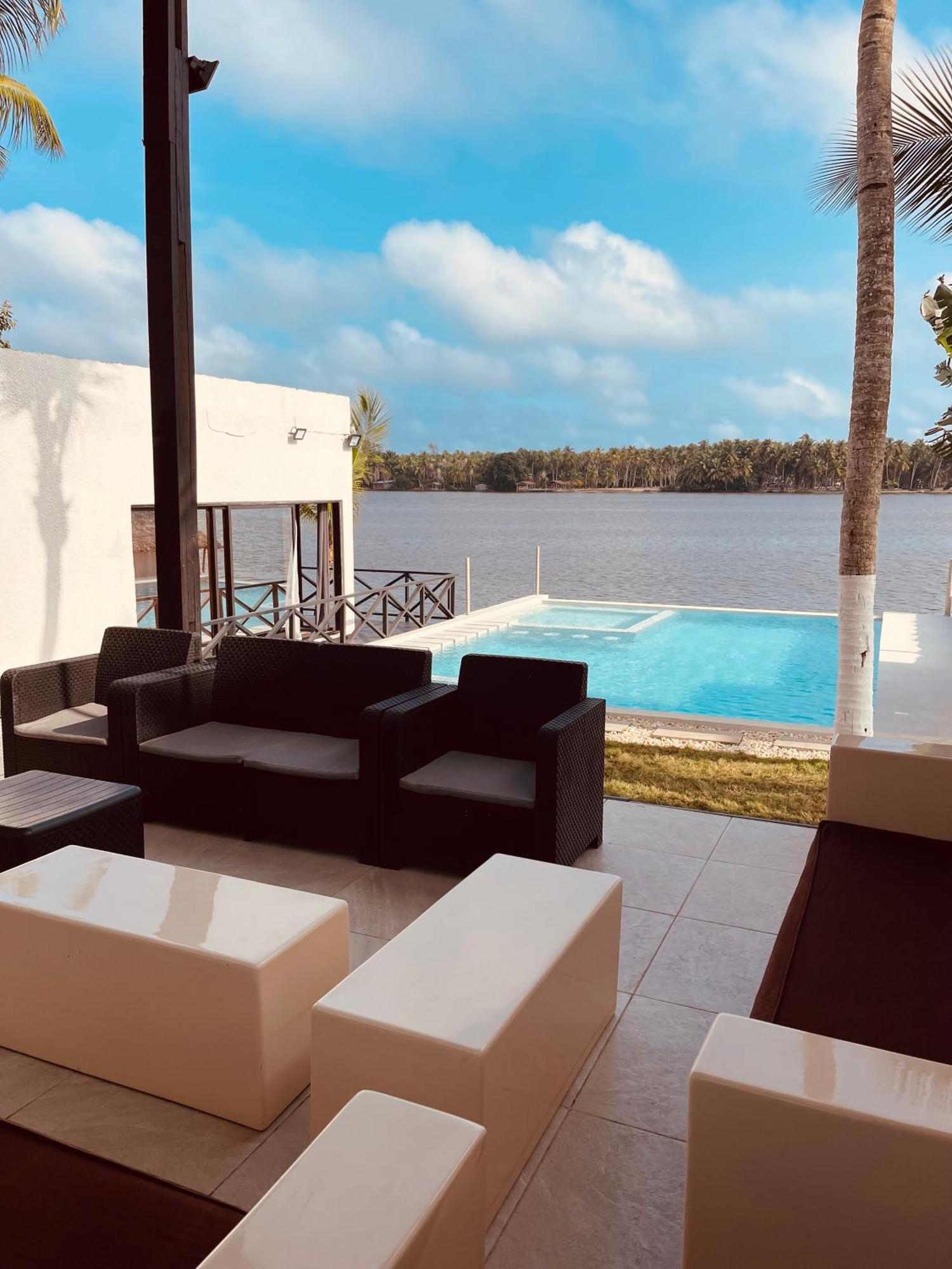 Villa Assinie Bord De Lagune Exterior photo
